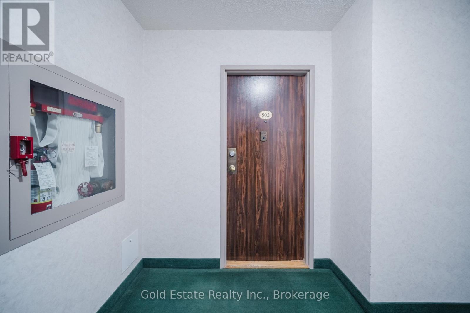 502 - 18 Knightsbridge Road, Brampton, Ontario  L6T 3X5 - Photo 4 - W12991124