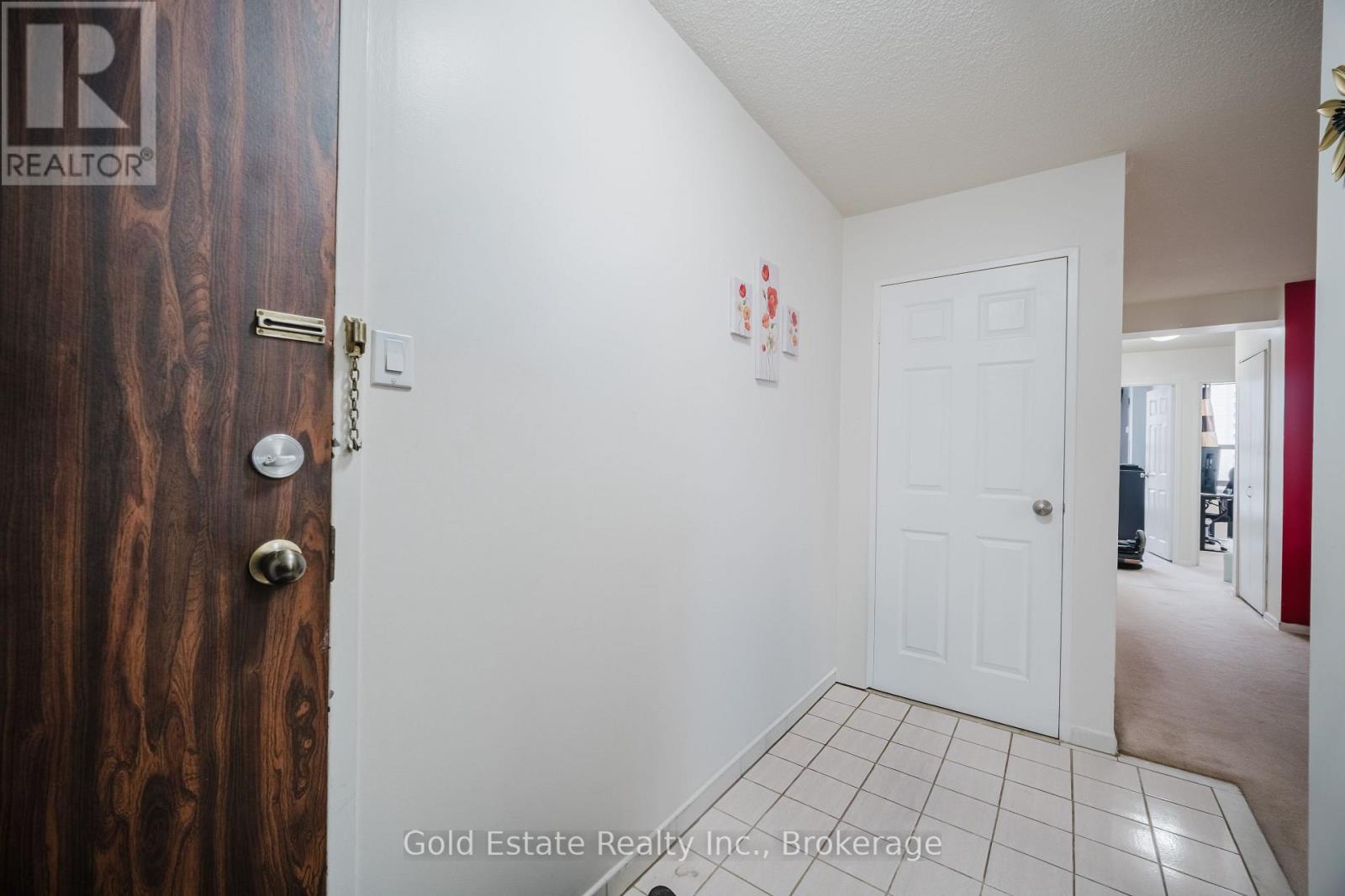 502 - 18 Knightsbridge Road, Brampton, Ontario  L6T 3X5 - Photo 3 - W12991124