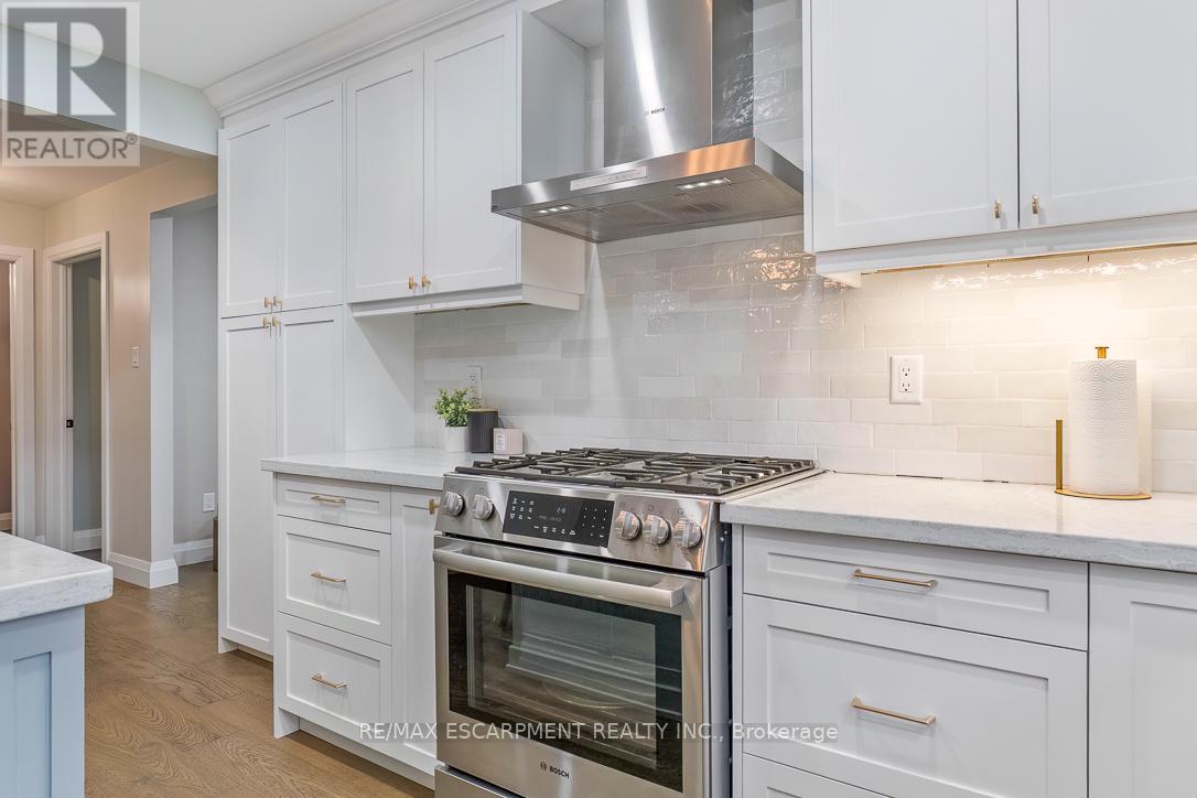 1 Parkway Place, Hamilton, Ontario  L9H 6K3 - Photo 17 - X12960496