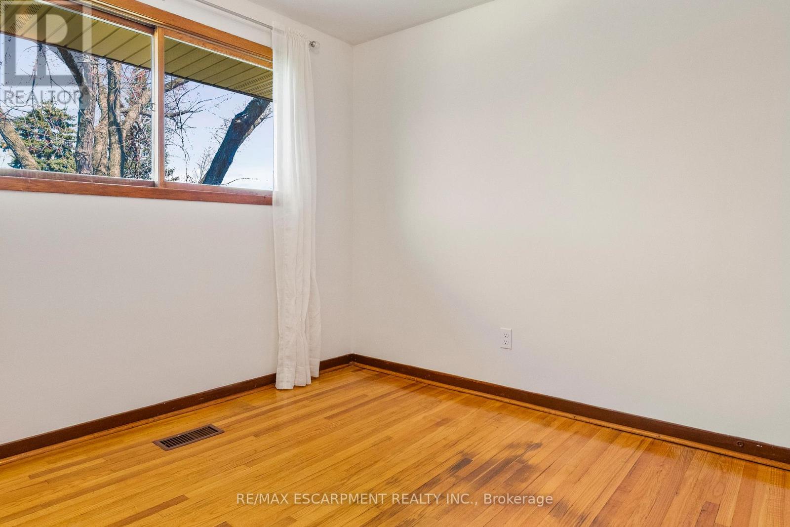 1193 Sixth Line, Oakville, Ontario  L6H 1W8 - Photo 26 - W12979030