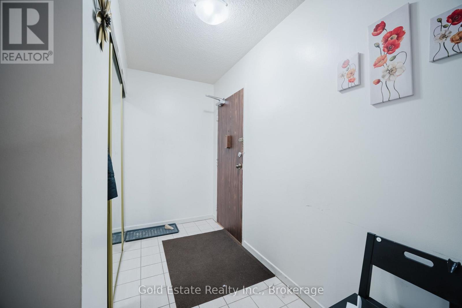 502 - 18 Knightsbridge Road, Brampton, Ontario  L6T 3X5 - Photo 5 - W12991124