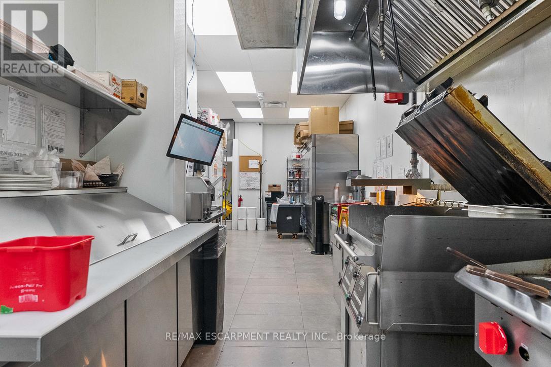 34 - 9 Pine Street N, Thorold, Ontario  L2V 3Z9 - Photo 8 - X12641136