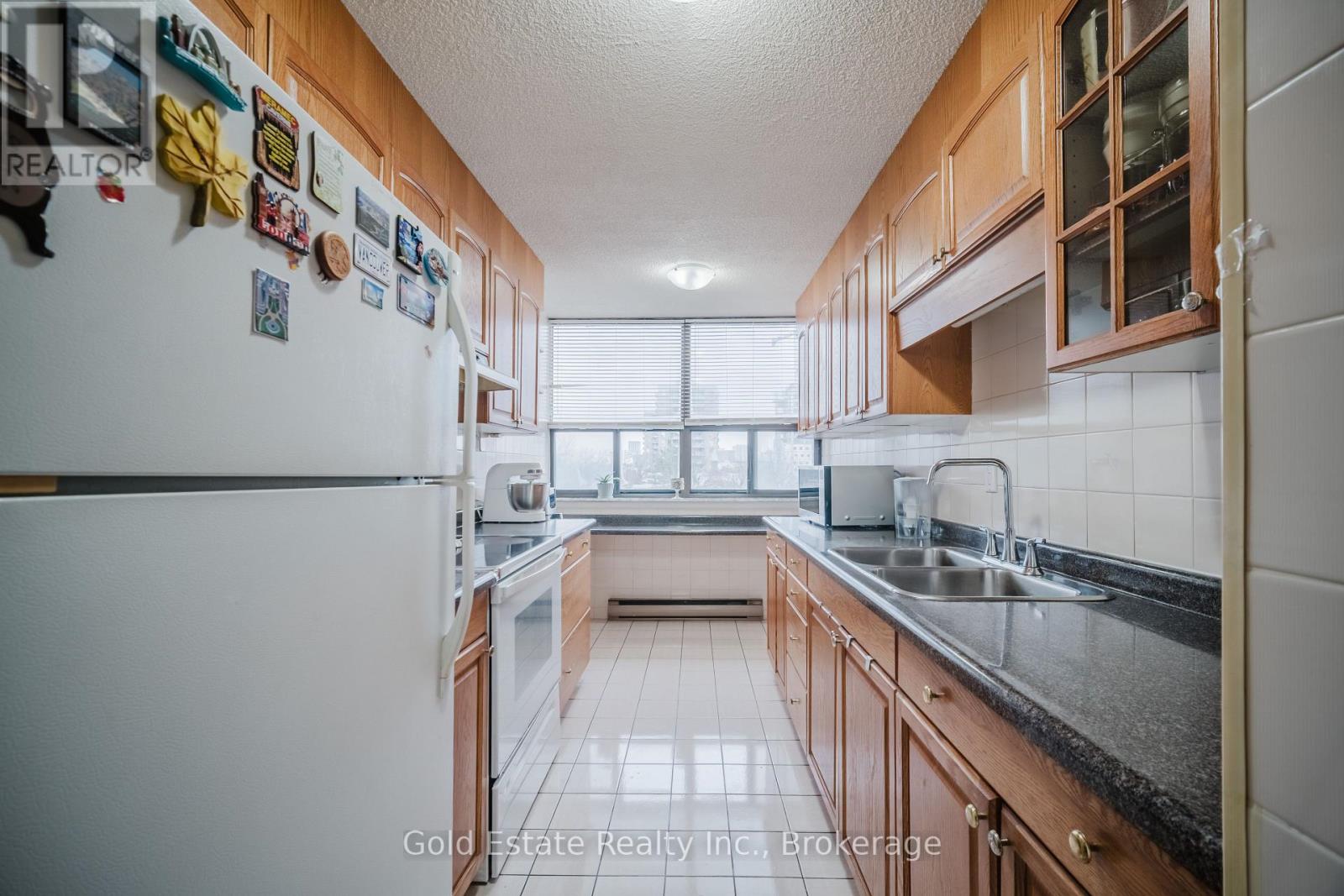 502 - 18 Knightsbridge Road, Brampton, Ontario  L6T 3X5 - Photo 6 - W12991124