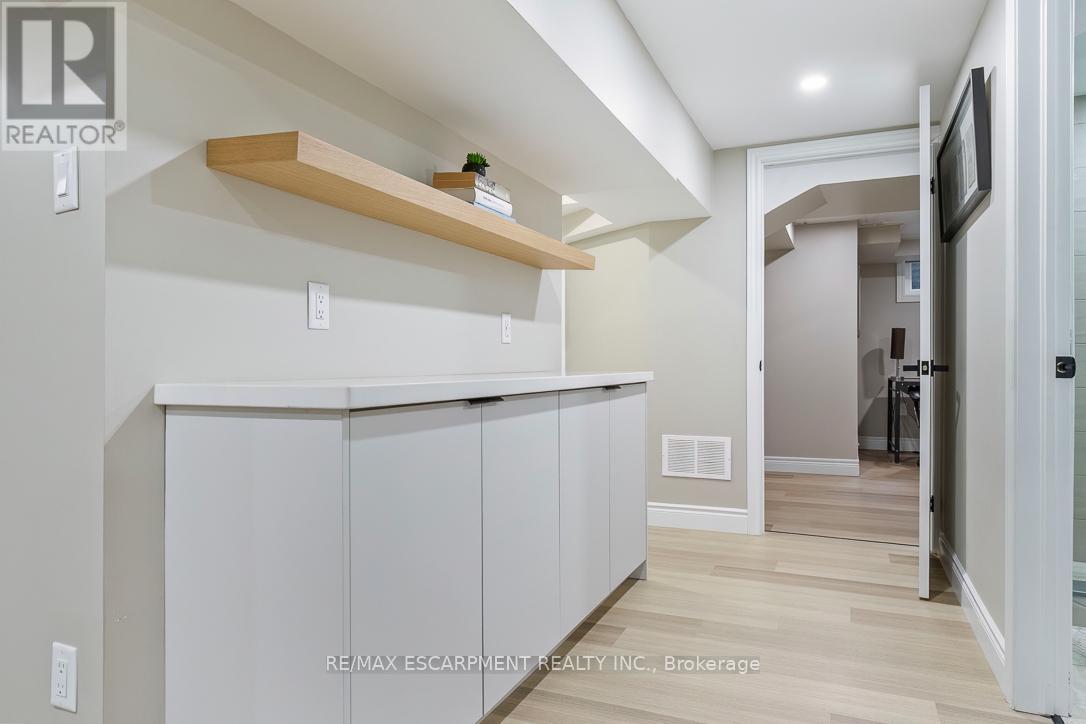 1 Parkway Place, Hamilton, Ontario  L9H 6K3 - Photo 36 - X12960496