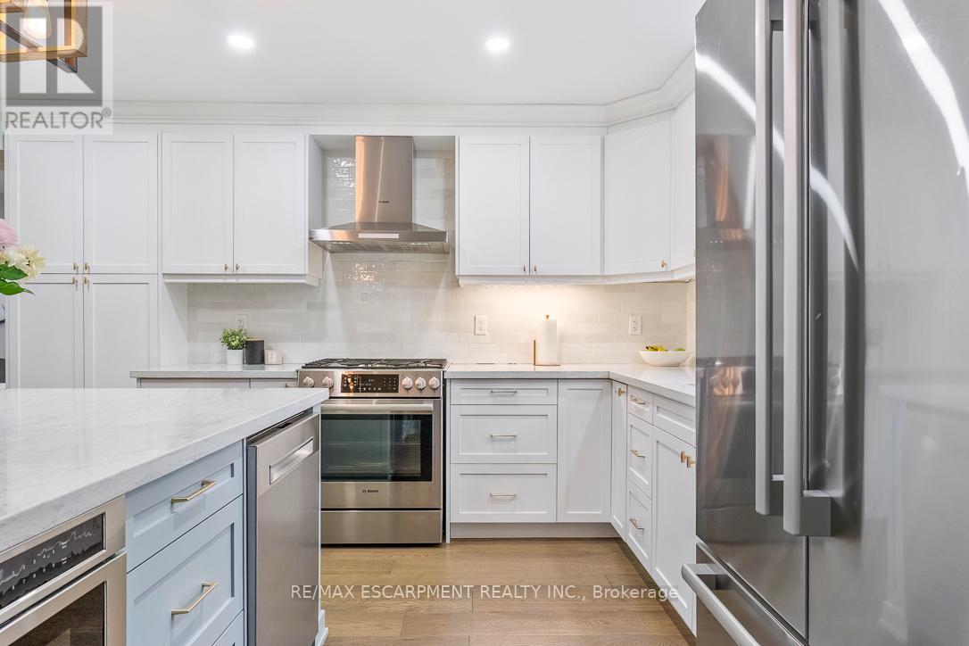 1 Parkway Place, Hamilton, Ontario  L9H 6K3 - Photo 13 - X12960496