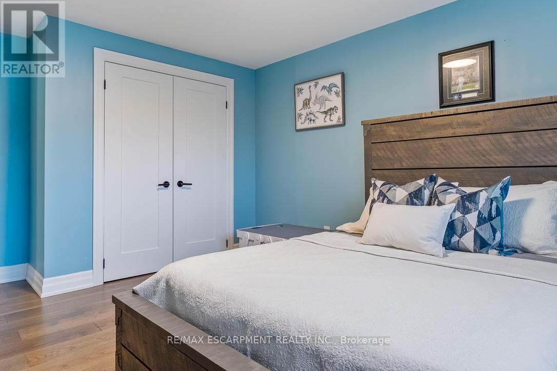 1 Parkway Place, Hamilton, Ontario  L9H 6K3 - Photo 29 - X12960496