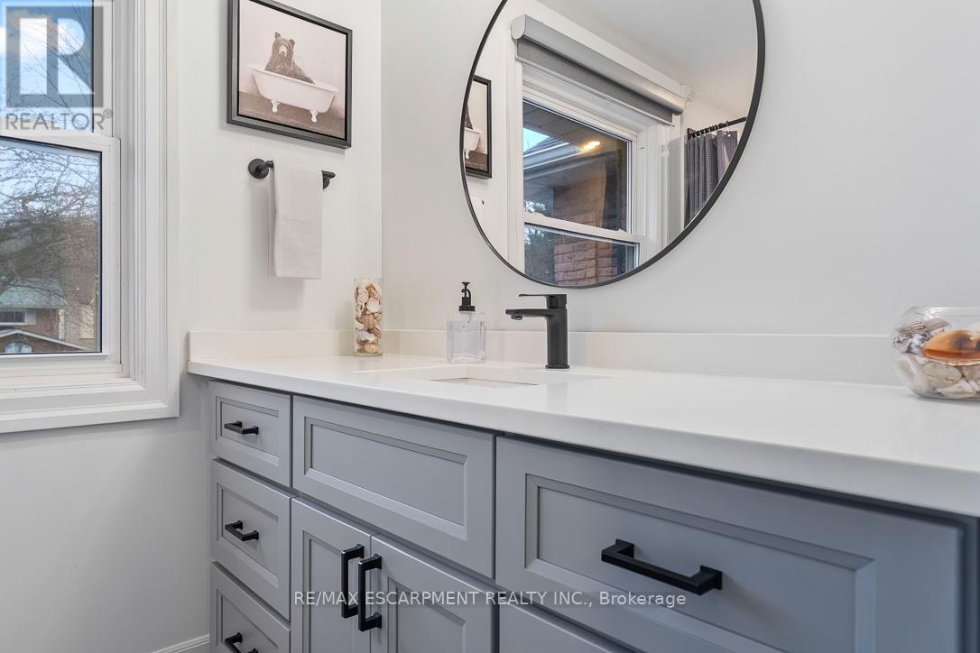 1 Parkway Place, Hamilton, Ontario  L9H 6K3 - Photo 31 - X12960496