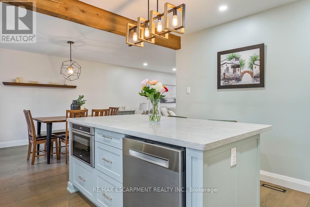 1 Parkway Place, Hamilton, Ontario  L9H 6K3 - Photo 16 - X12960496