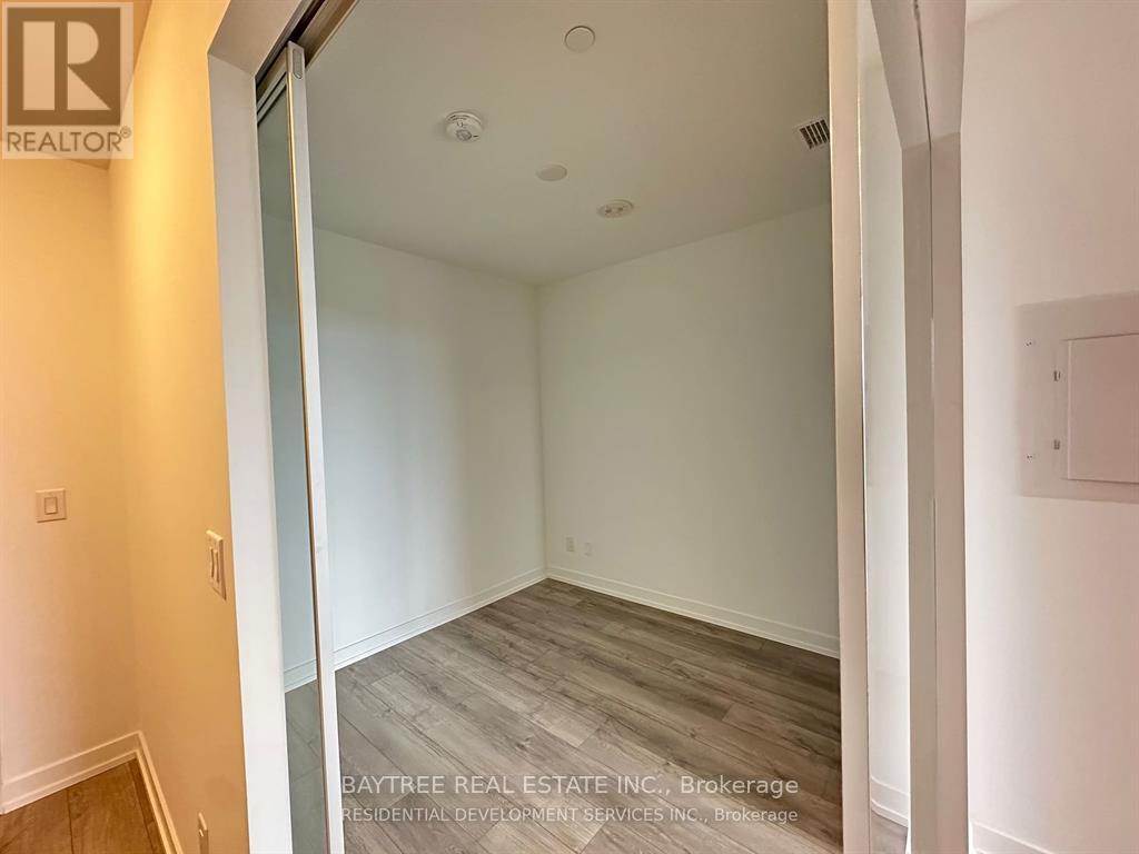 1010 - 3100 Keele Street, Toronto, Ontario  M3M 0E1 - Photo 2 - W12999122