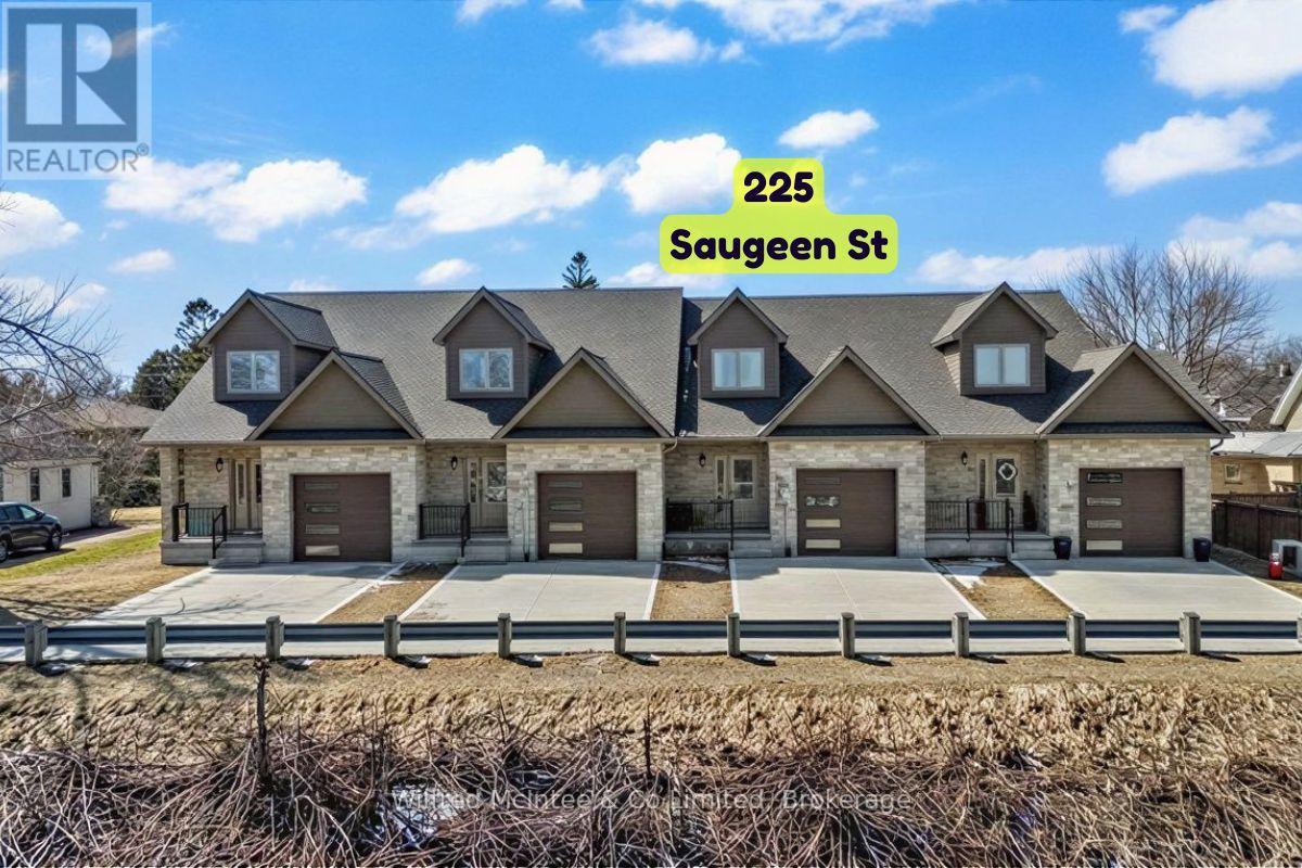 225 Saugeen Street, Saugeen Shores, Ontario  N0H 2L0 - Photo 2 - X12828372