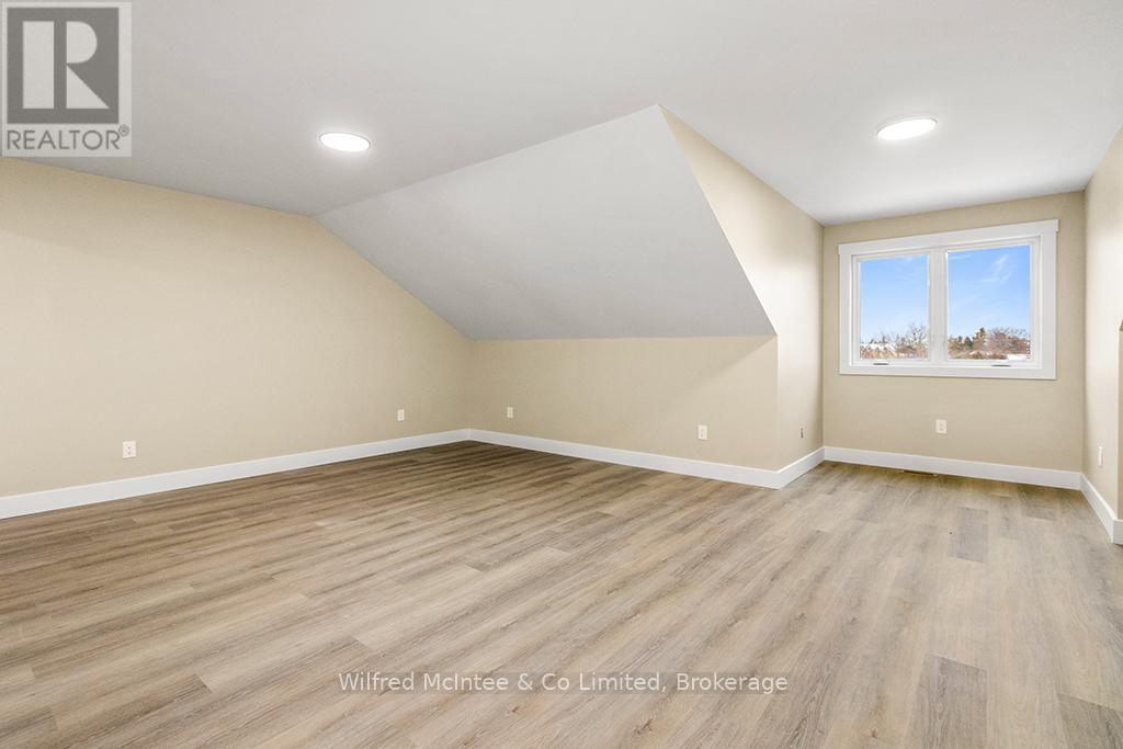 225 Saugeen Street, Saugeen Shores, Ontario  N0H 2L0 - Photo 21 - X12828372