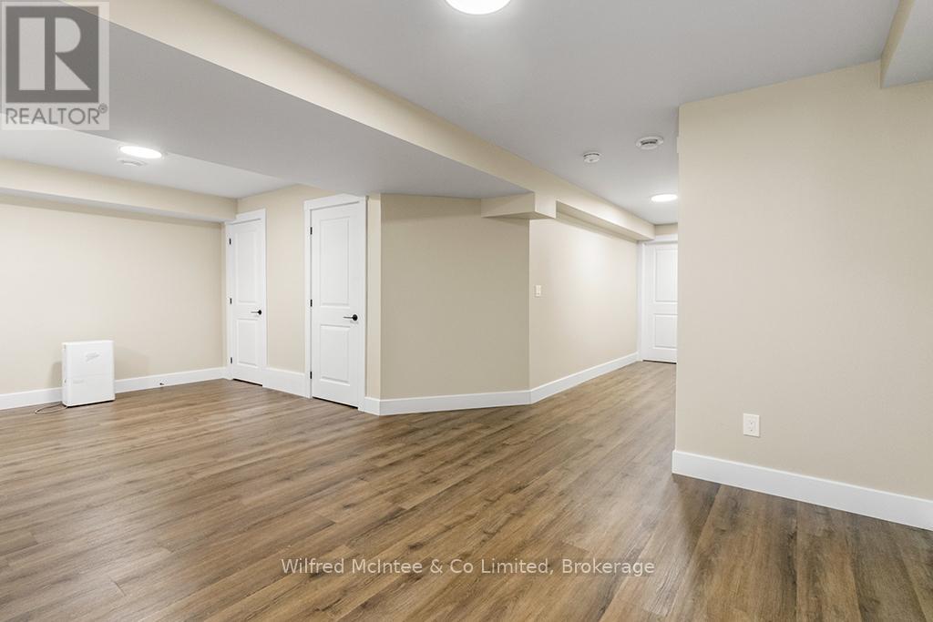 225 Saugeen Street, Saugeen Shores, Ontario  N0H 2L0 - Photo 28 - X12828372