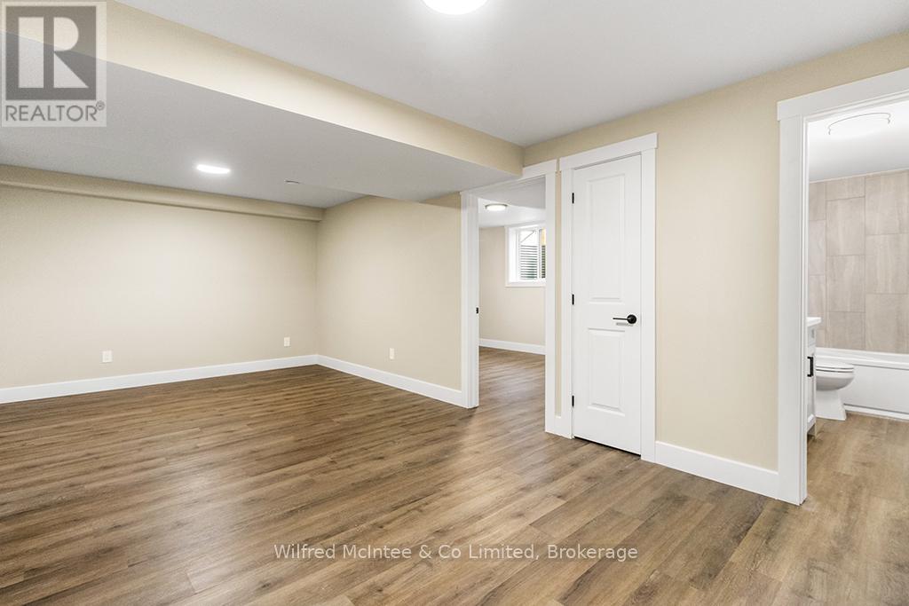 225 Saugeen Street, Saugeen Shores, Ontario  N0H 2L0 - Photo 30 - X12828372