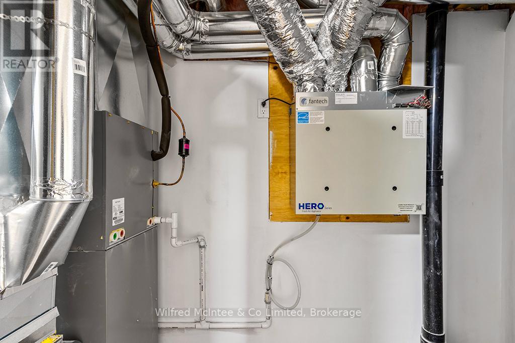 225 Saugeen Street, Saugeen Shores, Ontario  N0H 2L0 - Photo 35 - X12828372