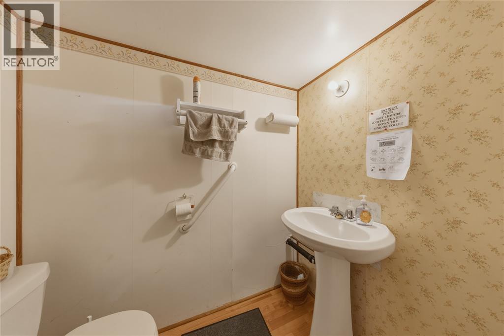 20 Main Street, Lambton Shores, Ontario  N0N 1J0 - Photo 16 - 26006699