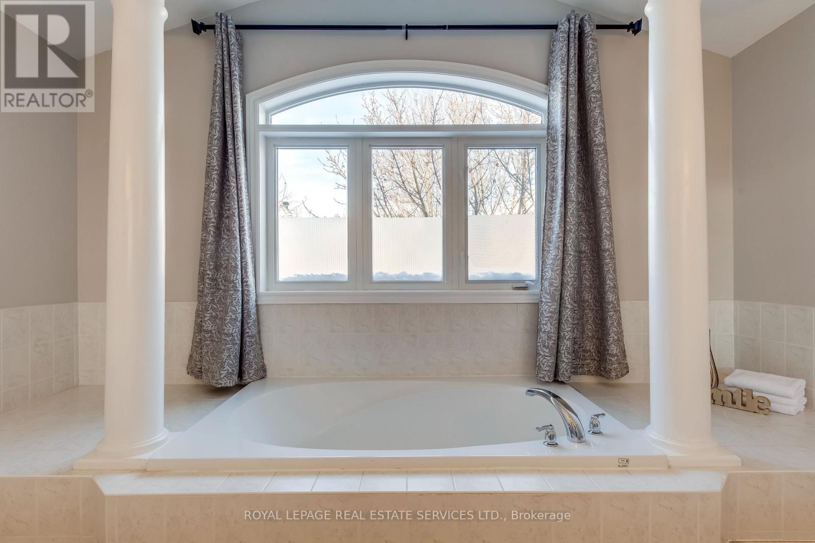 1109 Kestell Boulevard, Oakville, Ontario  L6H 7M5 - Photo 23 - W12738042