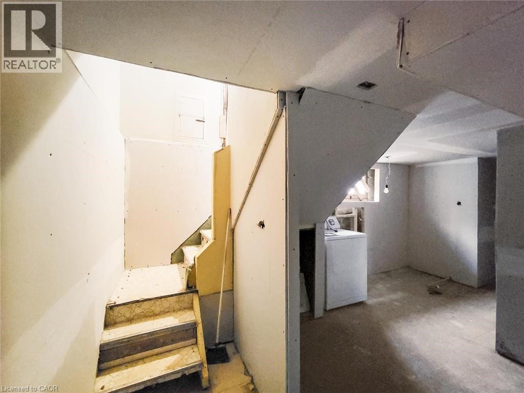 208 East 32nd Street, Hamilton, Ontario  L8V 3S4 - Photo 32 - 40817390