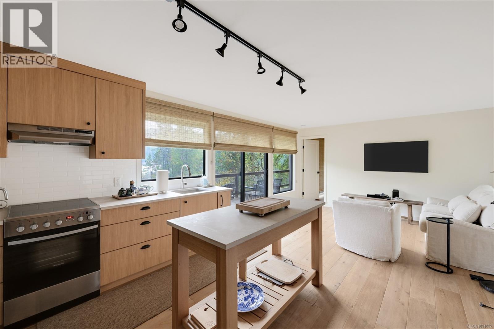 2037 Ida Ave, Shawnigan Lake, British Columbia  V0R 2W3 - Photo 32 - 1031682