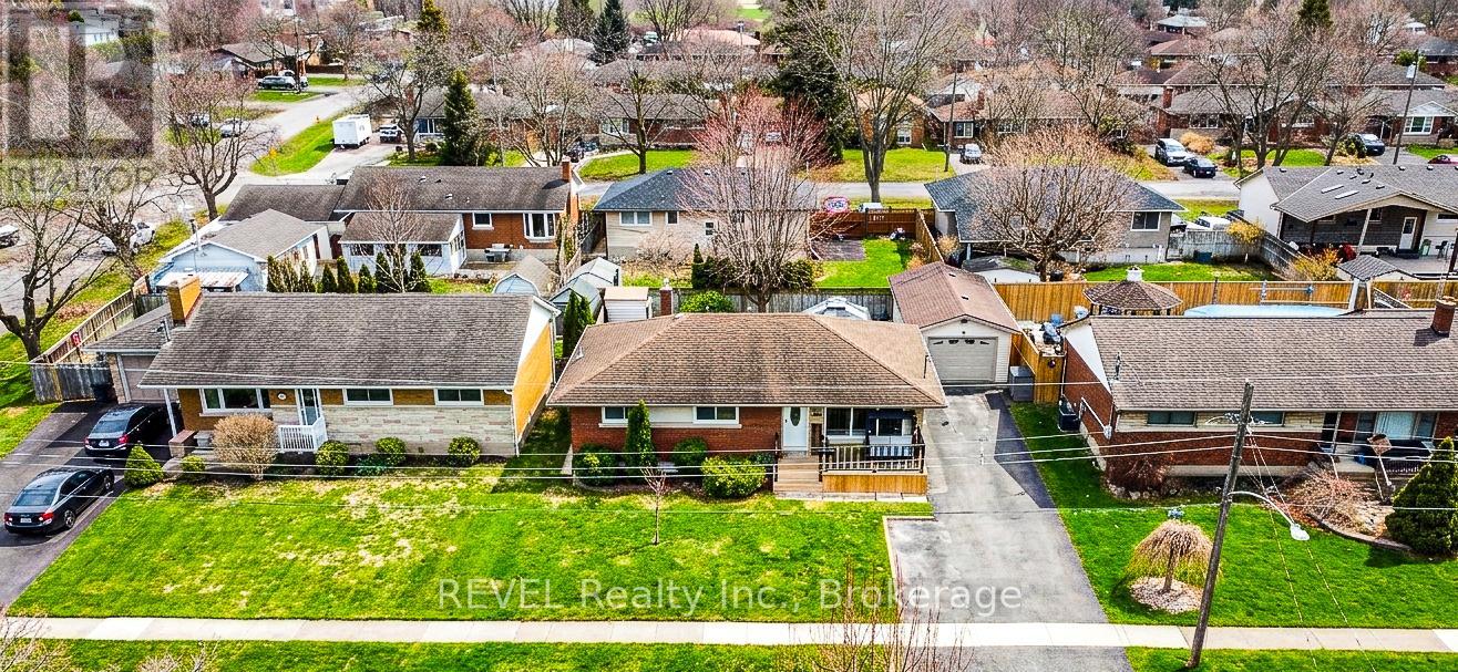 24 Grosvenor Street S, St. Catharines, Ontario  L2M 3E2 - Photo 2 - X12999158