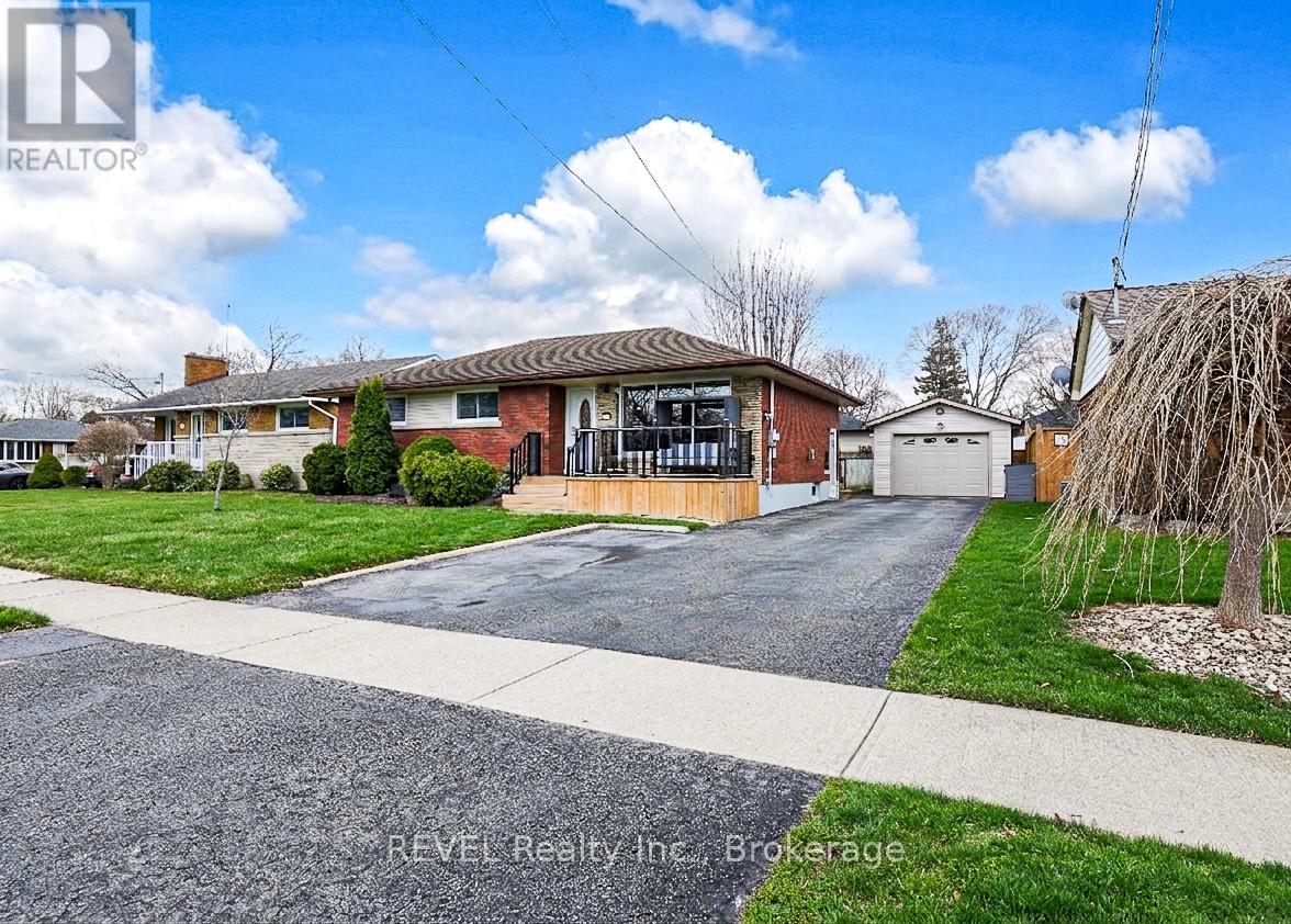 24 Grosvenor Street S, St. Catharines, Ontario  L2M 3E2 - Photo 3 - X12999158