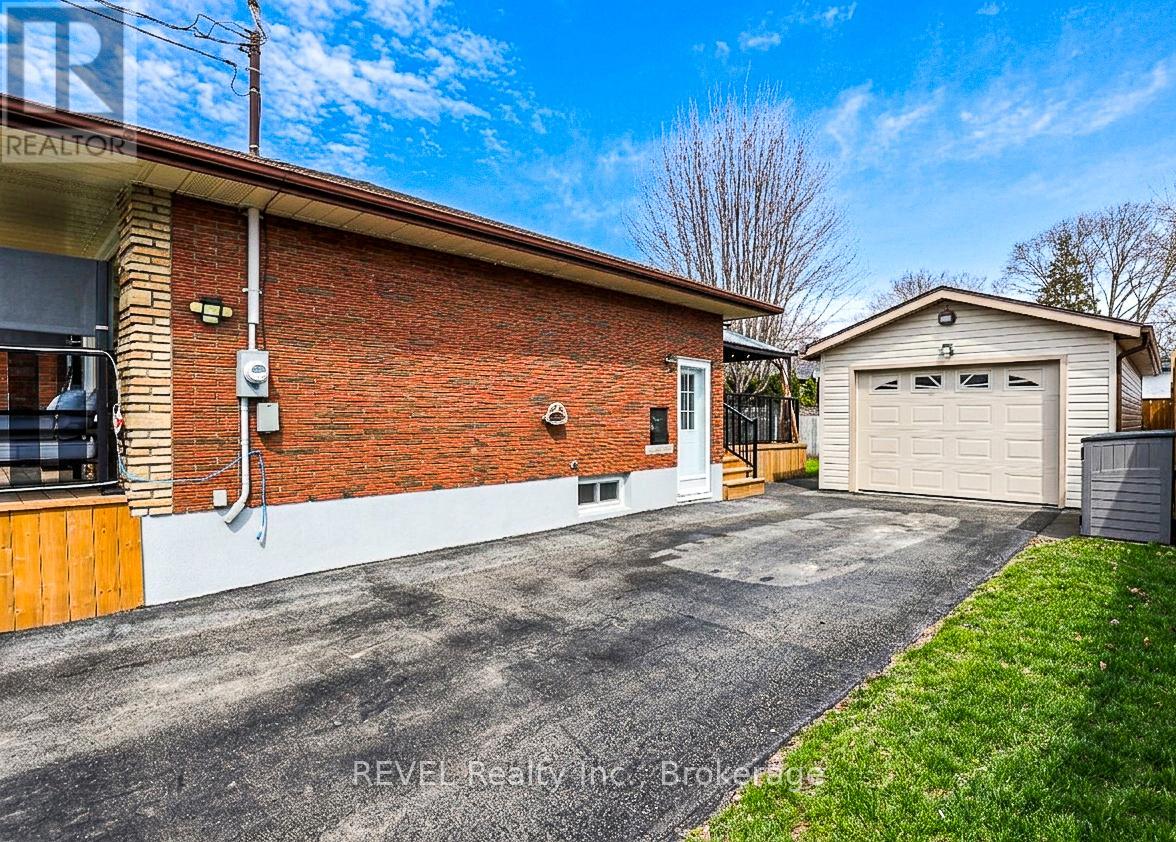 24 Grosvenor Street S, St. Catharines, Ontario  L2M 3E2 - Photo 4 - X12999158