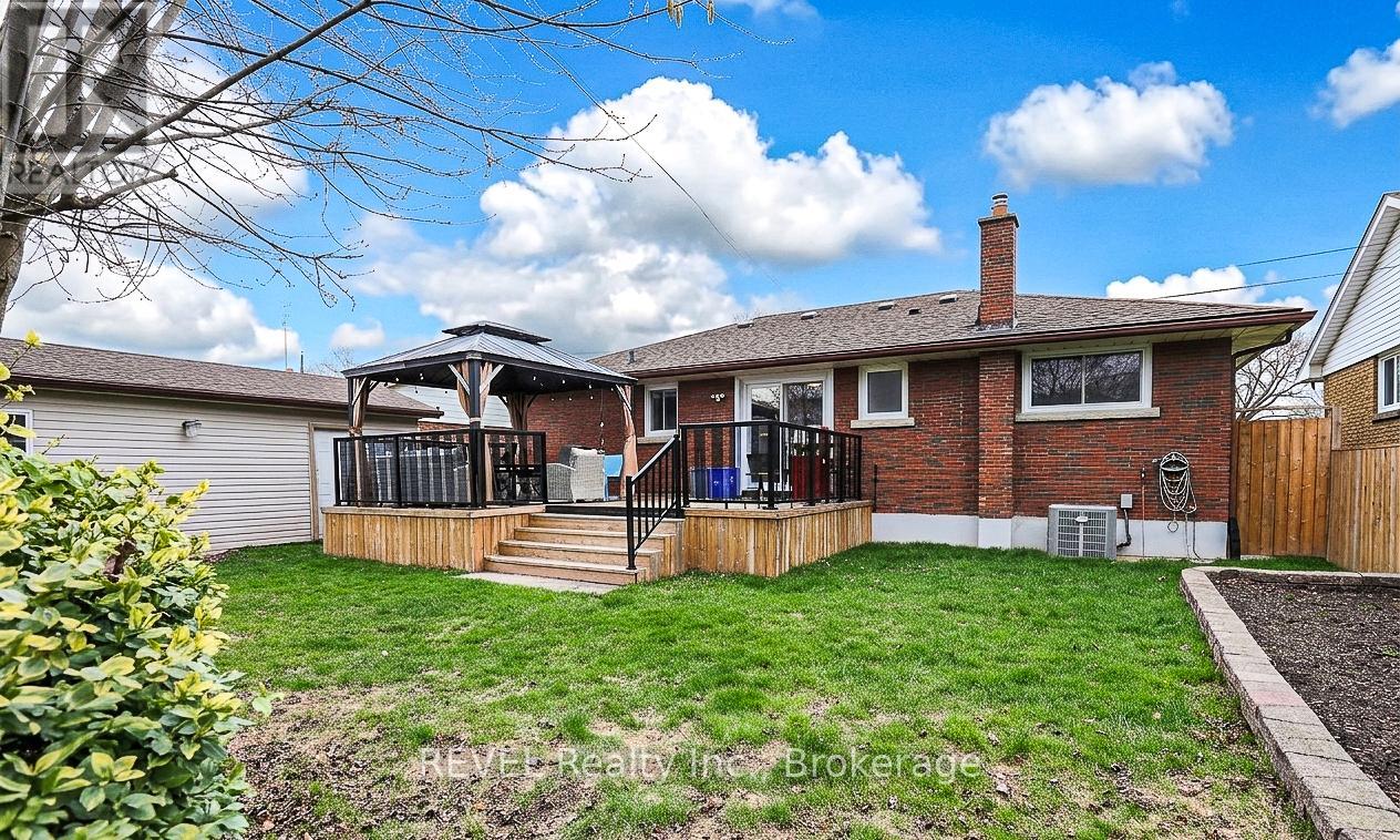 24 Grosvenor Street S, St. Catharines, Ontario  L2M 3E2 - Photo 7 - X12999158