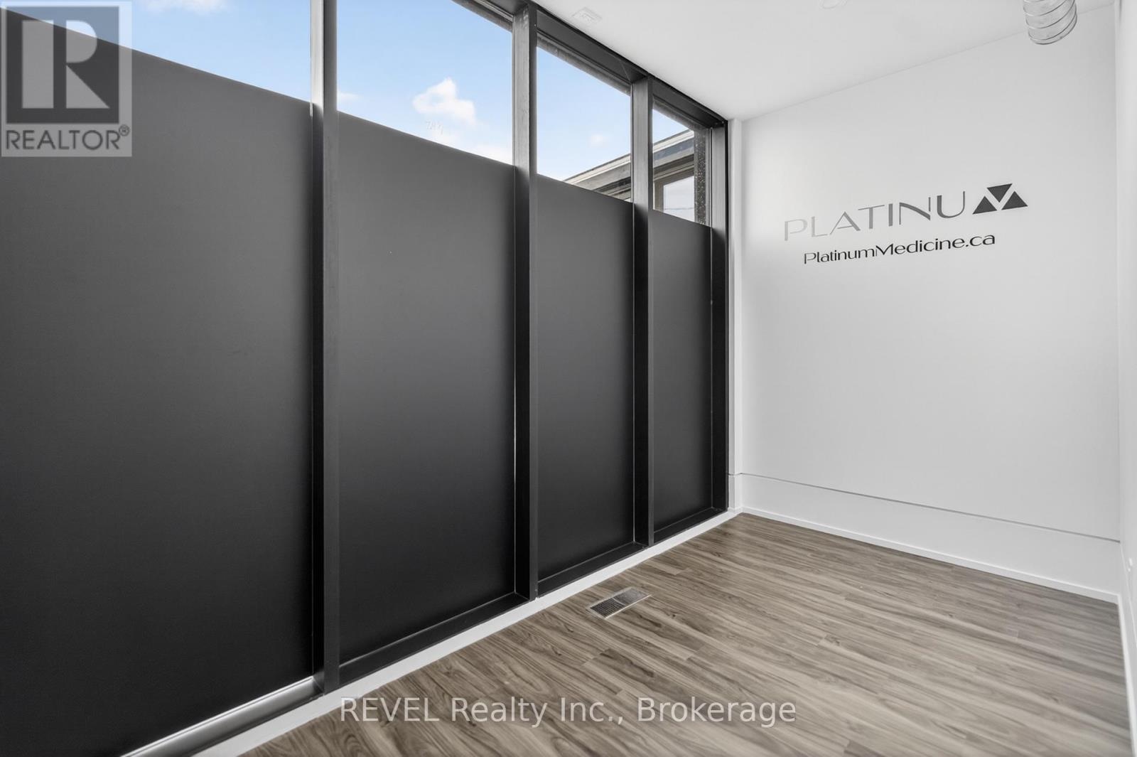 1596 Four Mile Creek Road, Niagara-On-The-Lake, Ontario L0S 1J0 - Photo 8 - X12999180