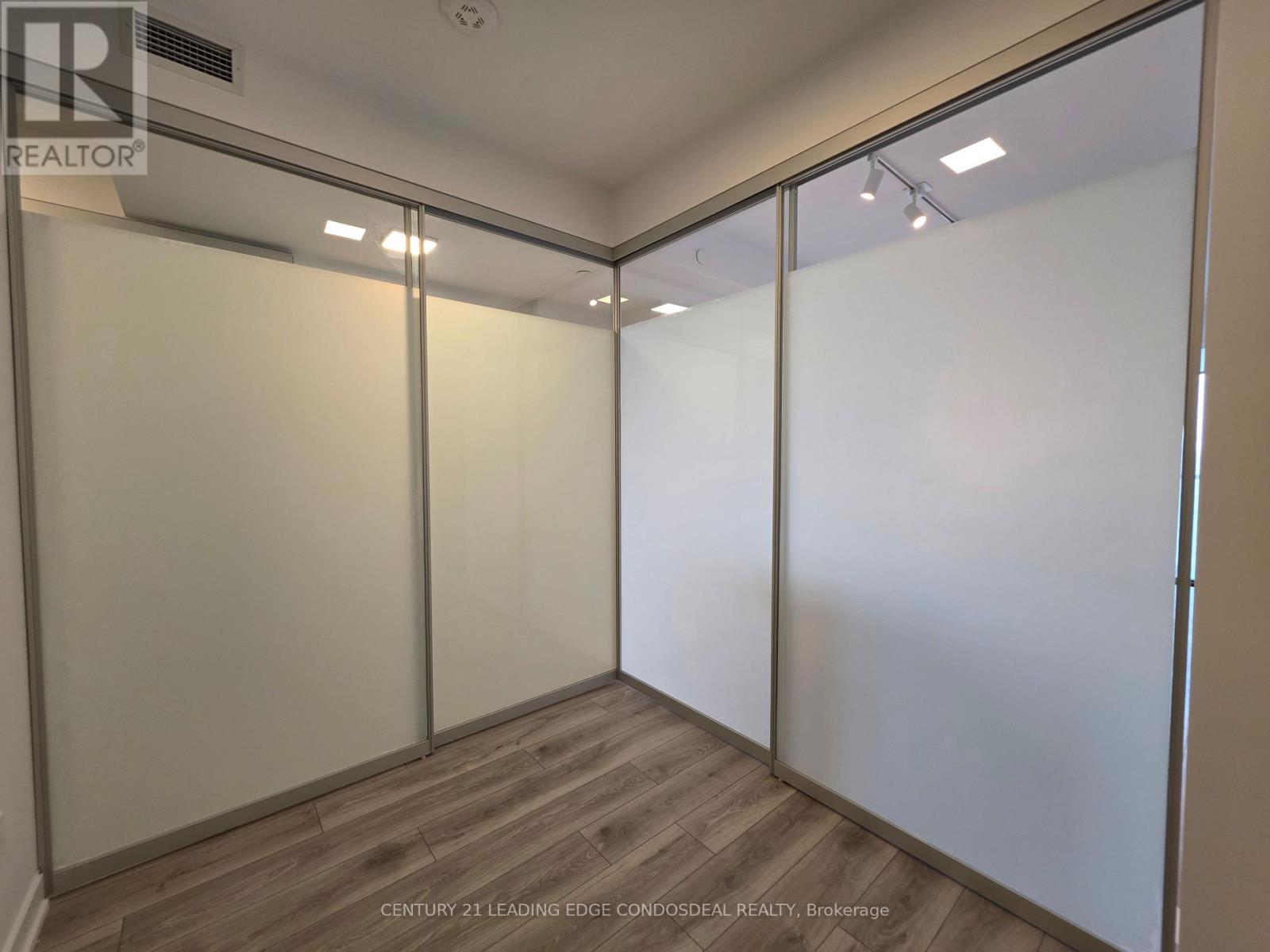 1902 - 29 Green Trail Court, Toronto, Ontario  M2K 0J9 - Photo 14 - C12988406