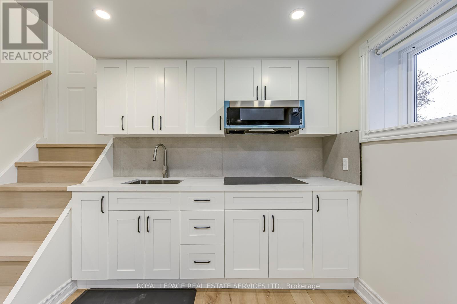 2420 Raymore Drive, Burlington, Ontario  L7R 2B3 - Photo 26 - W12853088