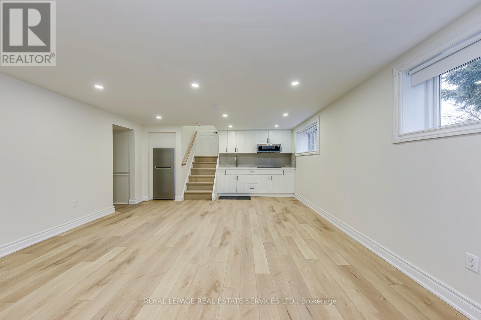 2420 Raymore Drive, Burlington, Ontario  L7R 2B3 - Photo 28 - W12853088