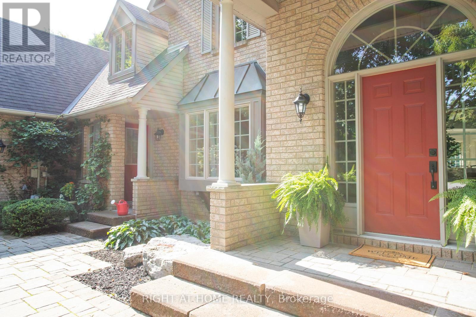 27 Timberlane Court, Clarington, Ontario  L1E 2H1 - Photo 4 - E12999186