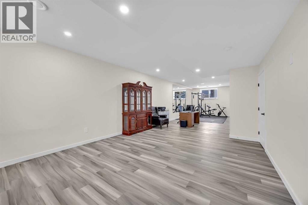 76 Edith Mews NW, Calgary, Alberta  T3R 1Y5 - Photo 37 - A2292373