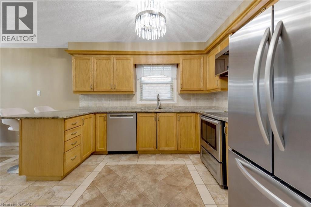 924 Copper Leaf Crescent, Kitchener, Ontario  N2E 3W1 - Photo 5 - 40817492