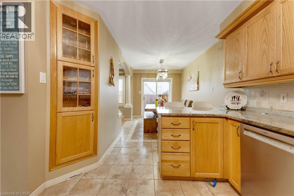 924 Copper Leaf Crescent, Kitchener, Ontario  N2E 3W1 - Photo 7 - 40817492