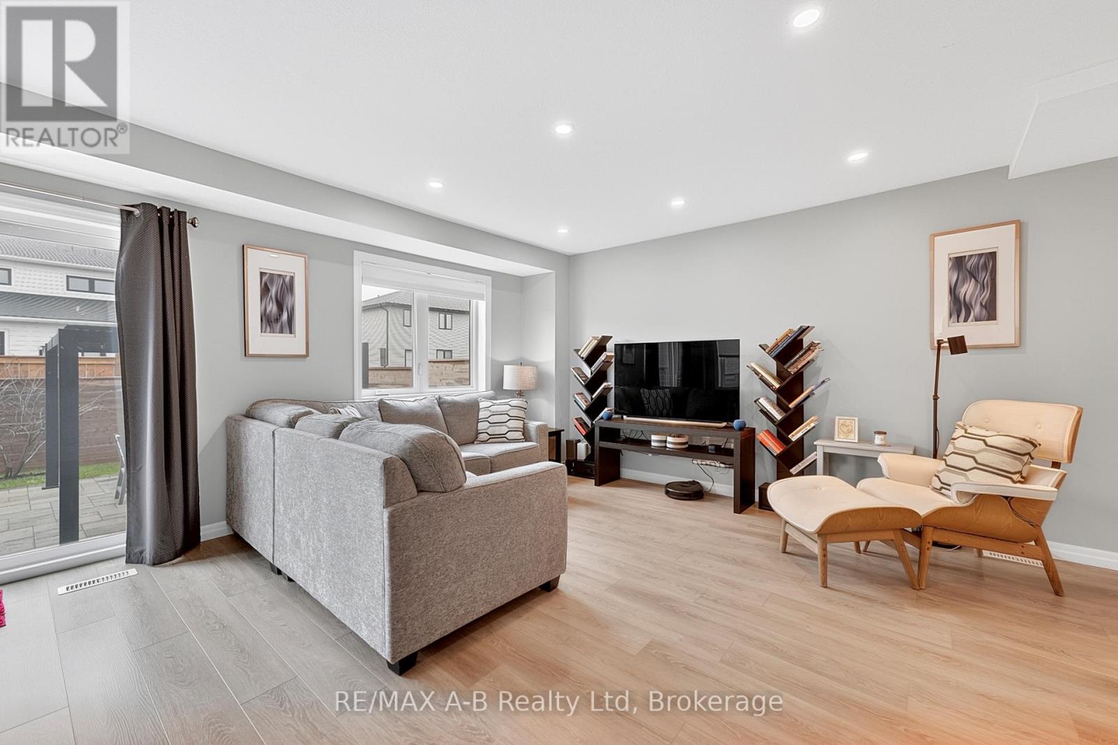 31 Trailside Drive, St. Marys, Ontario  N4X 0A8 - Photo 11 - X12999146