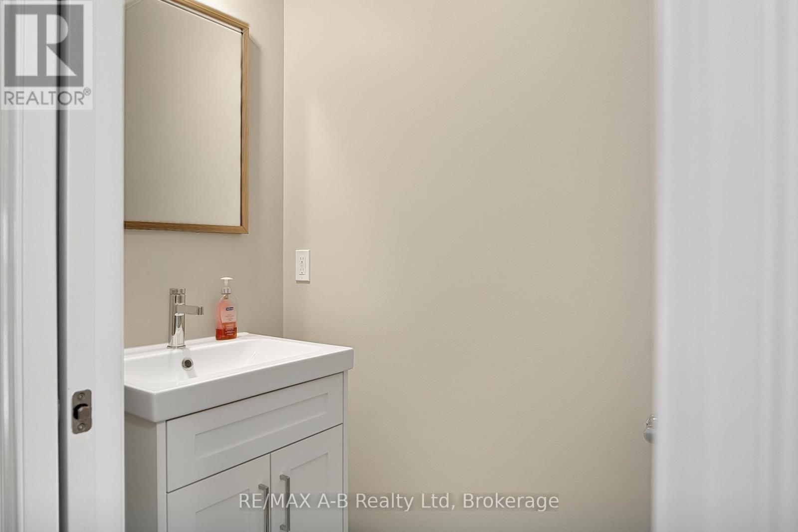 31 Trailside Drive, St. Marys, Ontario  N4X 0A8 - Photo 14 - X12999146