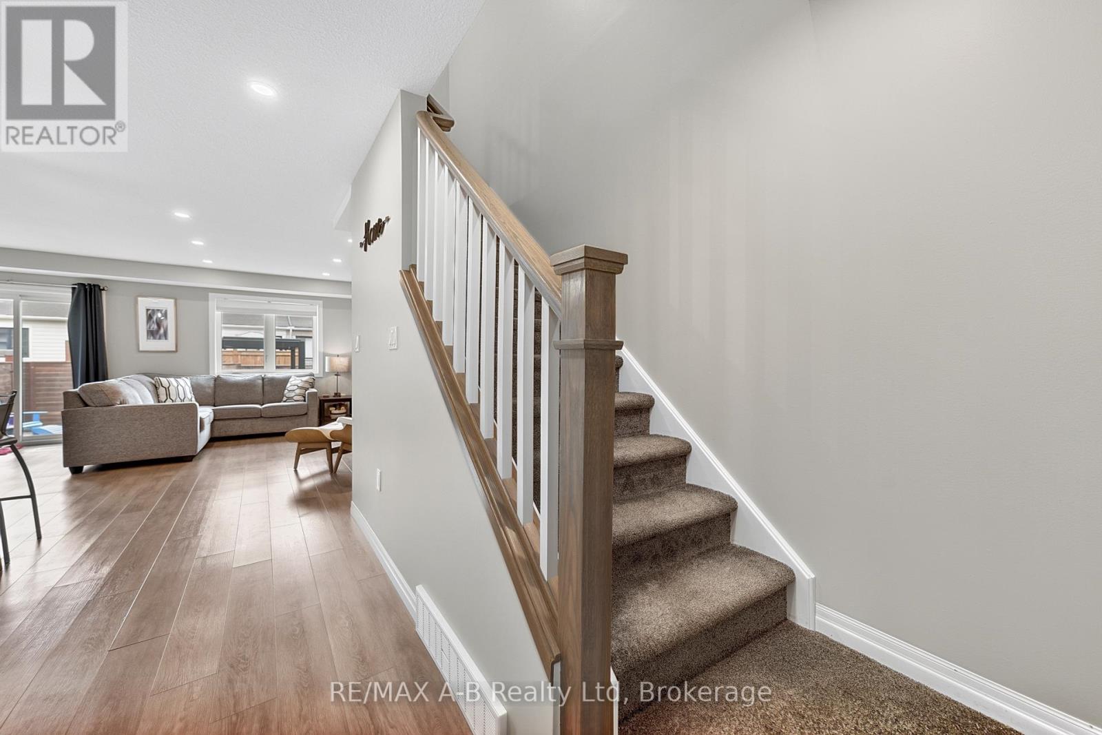 31 Trailside Drive, St. Marys, Ontario  N4X 0A8 - Photo 6 - X12999146