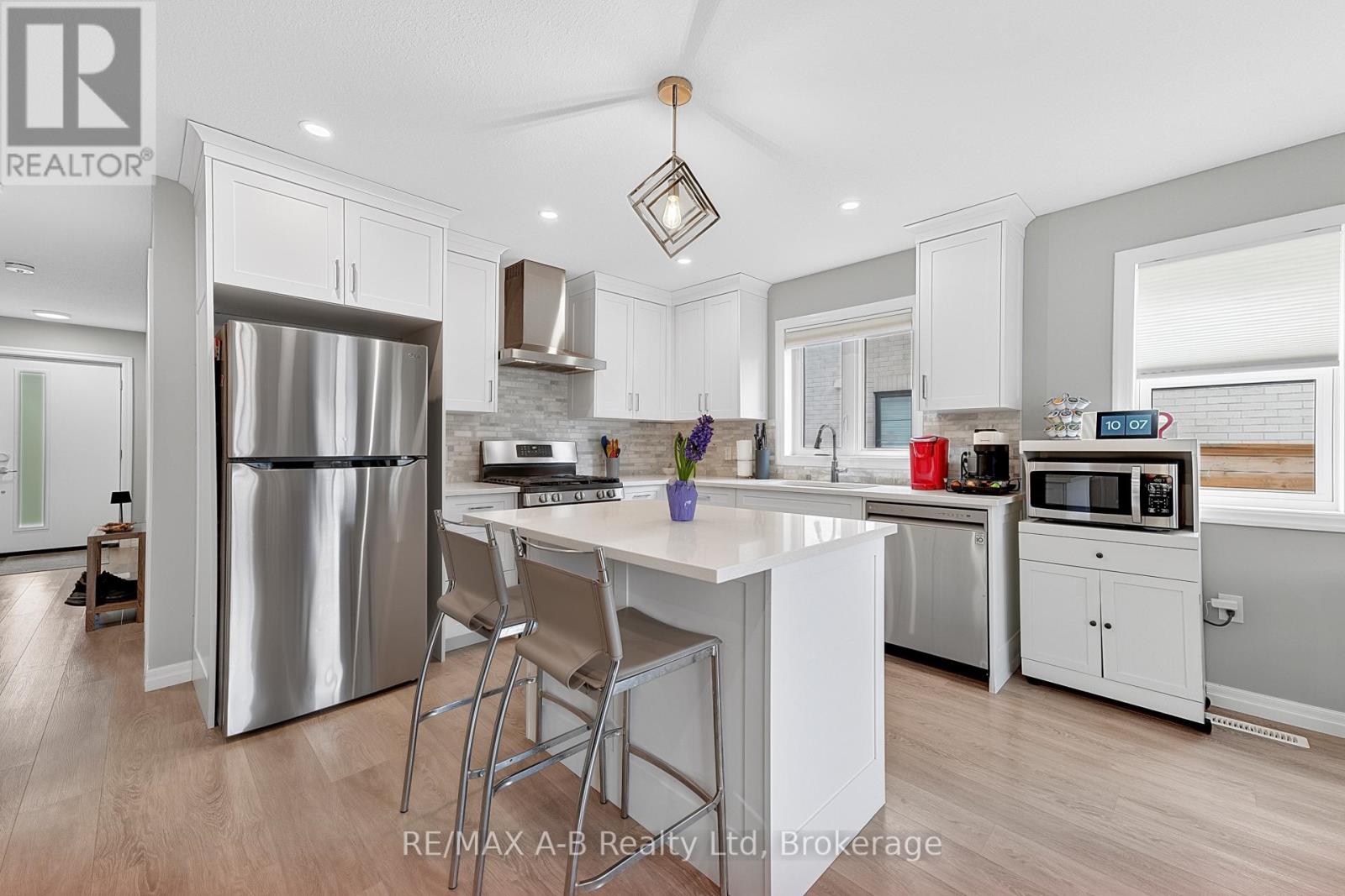 31 Trailside Drive, St. Marys, Ontario  N4X 0A8 - Photo 8 - X12999146