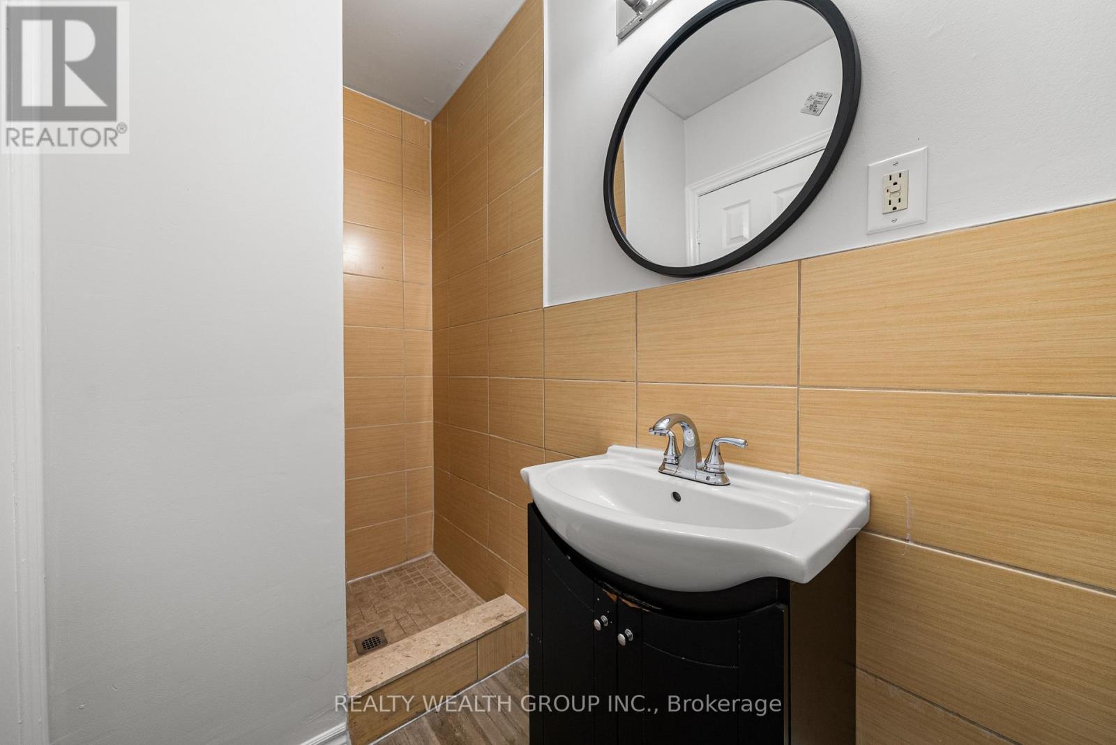 1 - 566 Queen Street W, Toronto, Ontario  M5V 2B5 - Photo 13 - C12999188