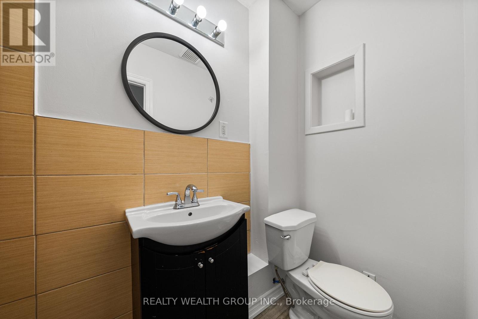 1 - 566 Queen Street W, Toronto, Ontario  M5V 2B5 - Photo 14 - C12999188