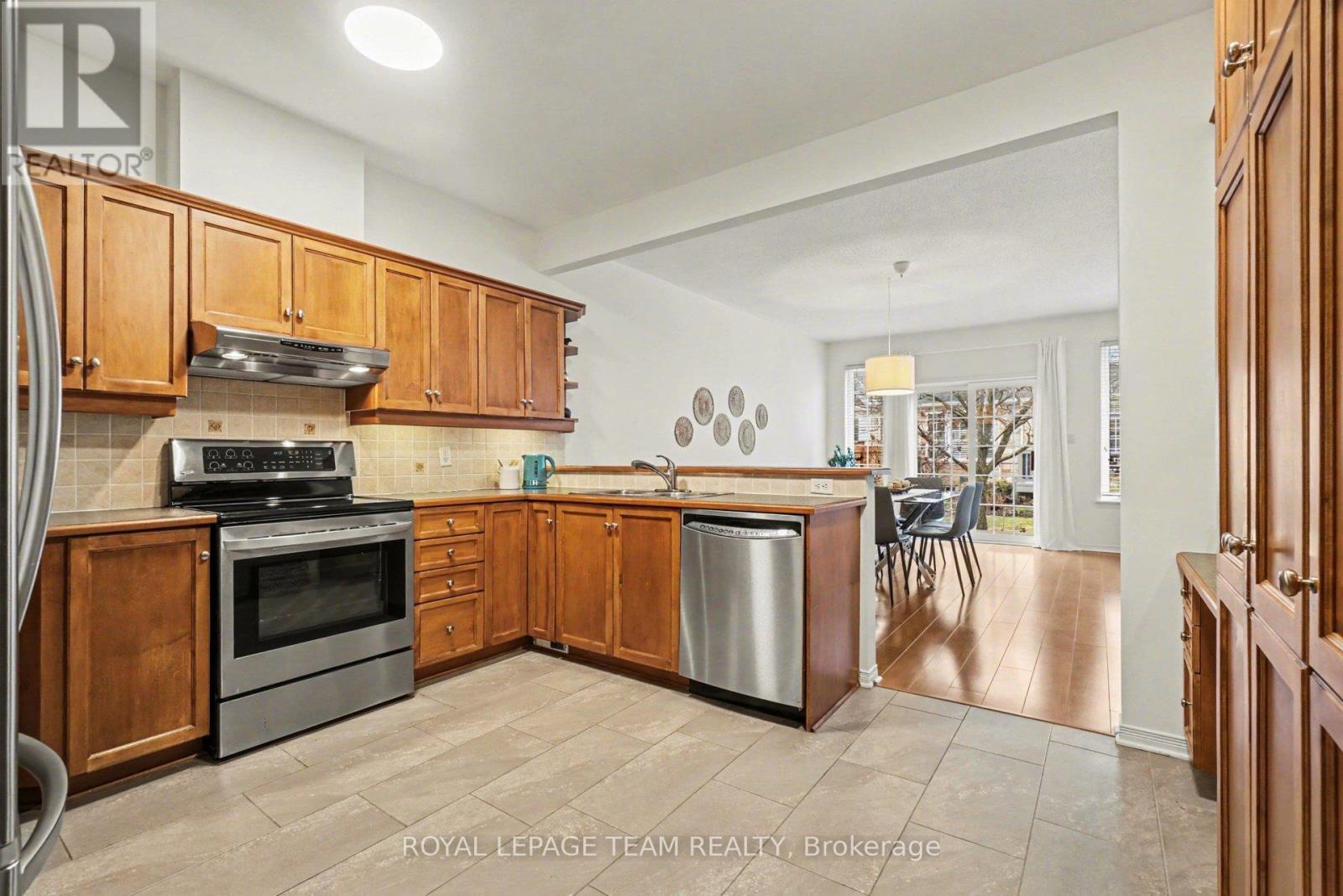 25 Sawchuk Terrace, Ottawa, Ontario  K2K 3H1 - Photo 10 - X12999192