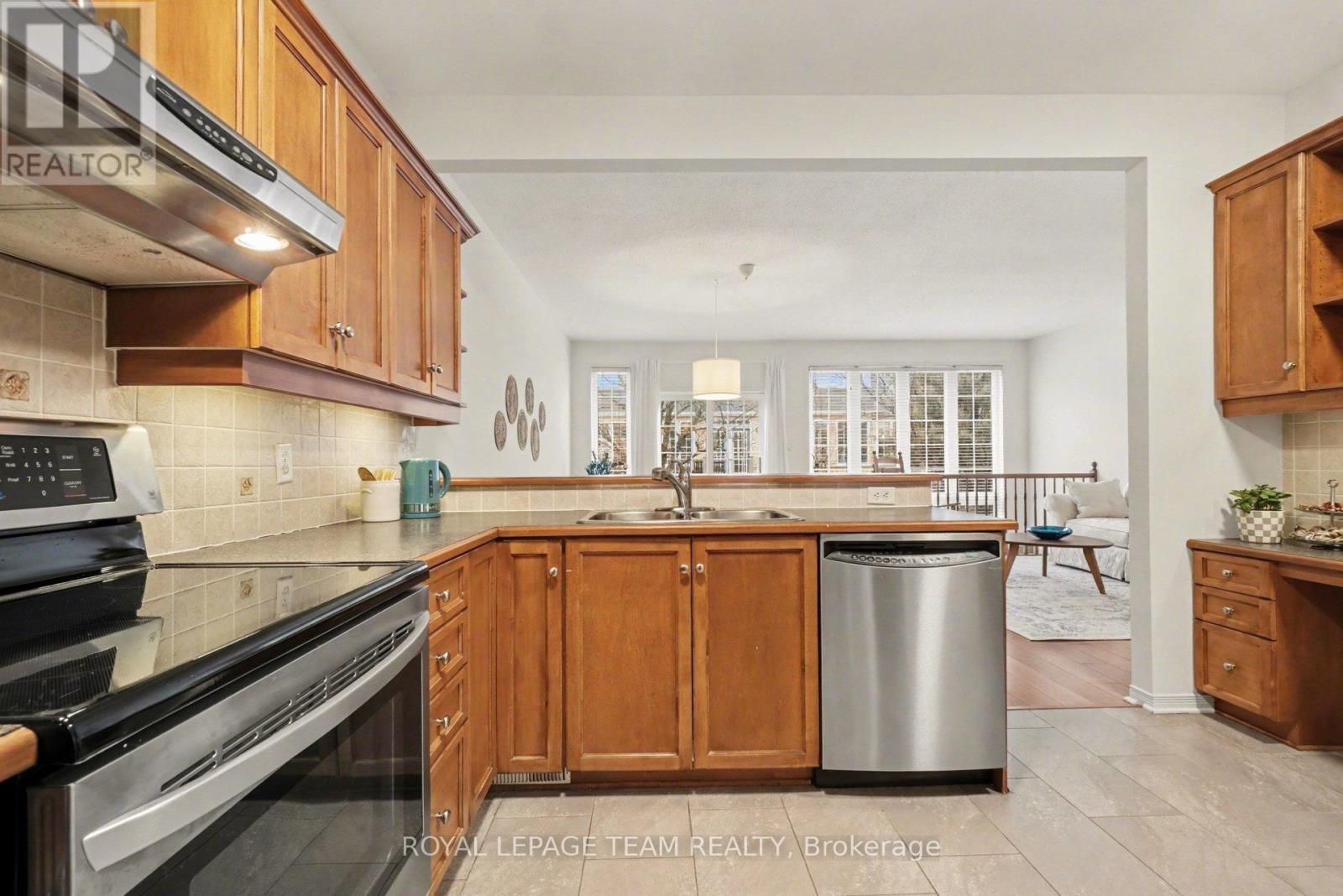 25 Sawchuk Terrace, Ottawa, Ontario  K2K 3H1 - Photo 13 - X12999192