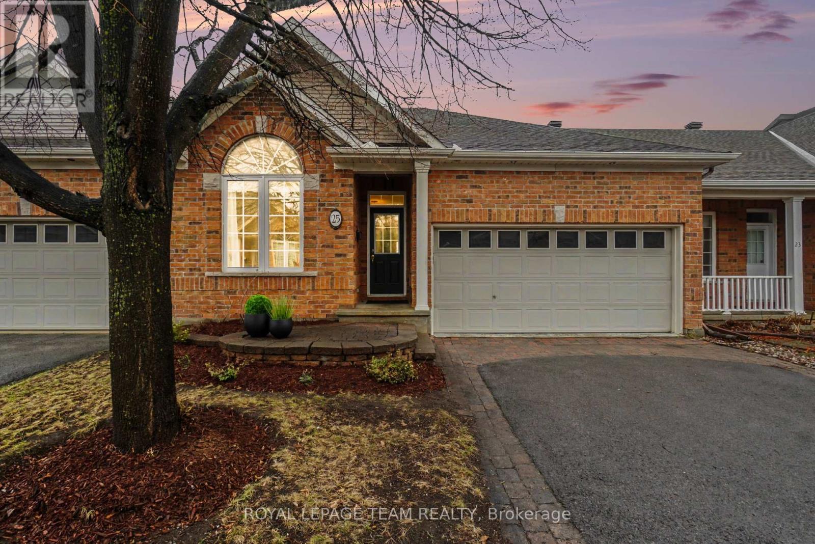 25 Sawchuk Terrace, Ottawa, Ontario  K2K 3H1 - Photo 4 - X12999192