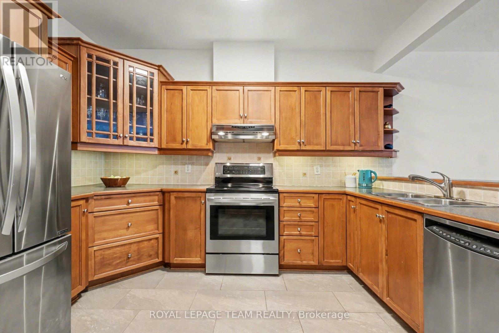 25 Sawchuk Terrace, Ottawa, Ontario  K2K 3H1 - Photo 9 - X12999192