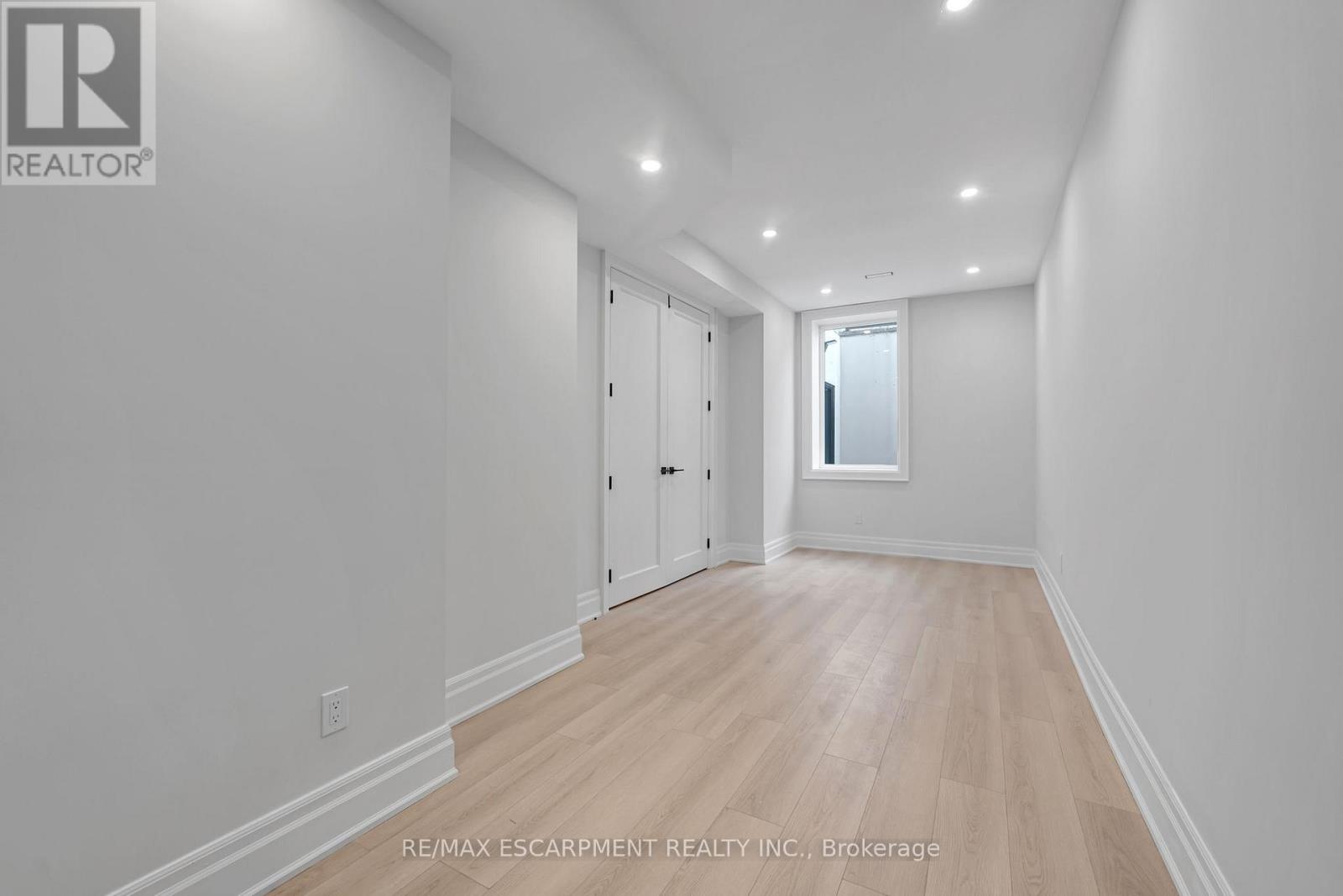 383 Wadsworth Street, Oakville, Ontario  L6K 2A2 - Photo 38 - W12997154