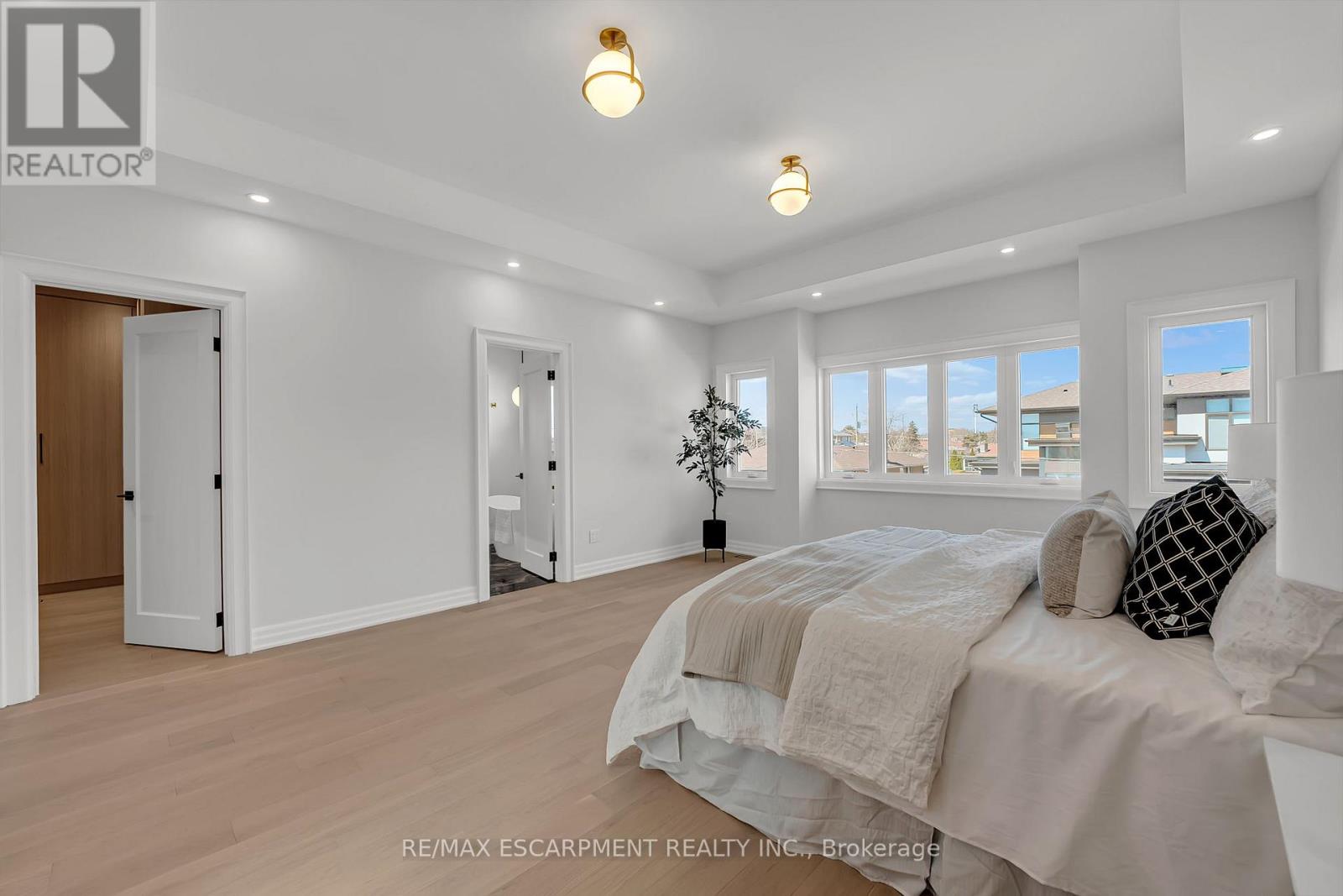 383 Wadsworth Street, Oakville, Ontario  L6K 2A2 - Photo 20 - W12997154