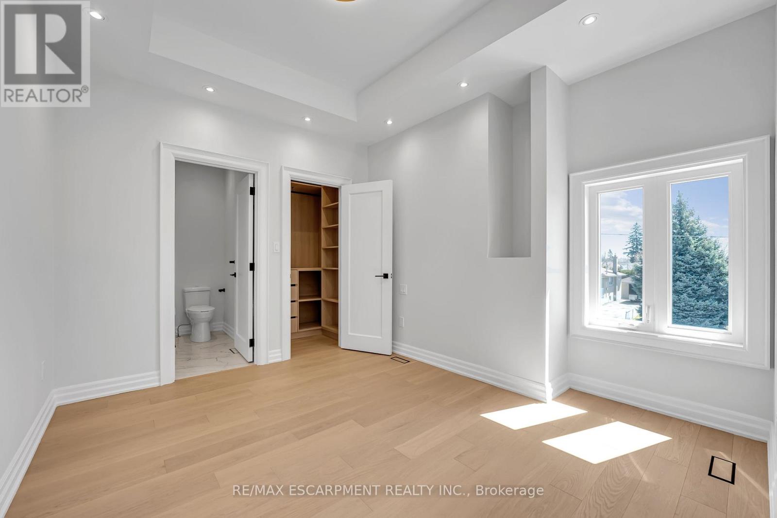 383 Wadsworth Street, Oakville, Ontario  L6K 2A2 - Photo 31 - W12997154