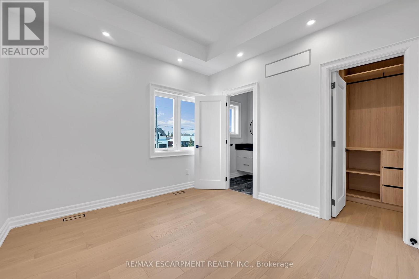 383 Wadsworth Street, Oakville, Ontario  L6K 2A2 - Photo 25 - W12997154