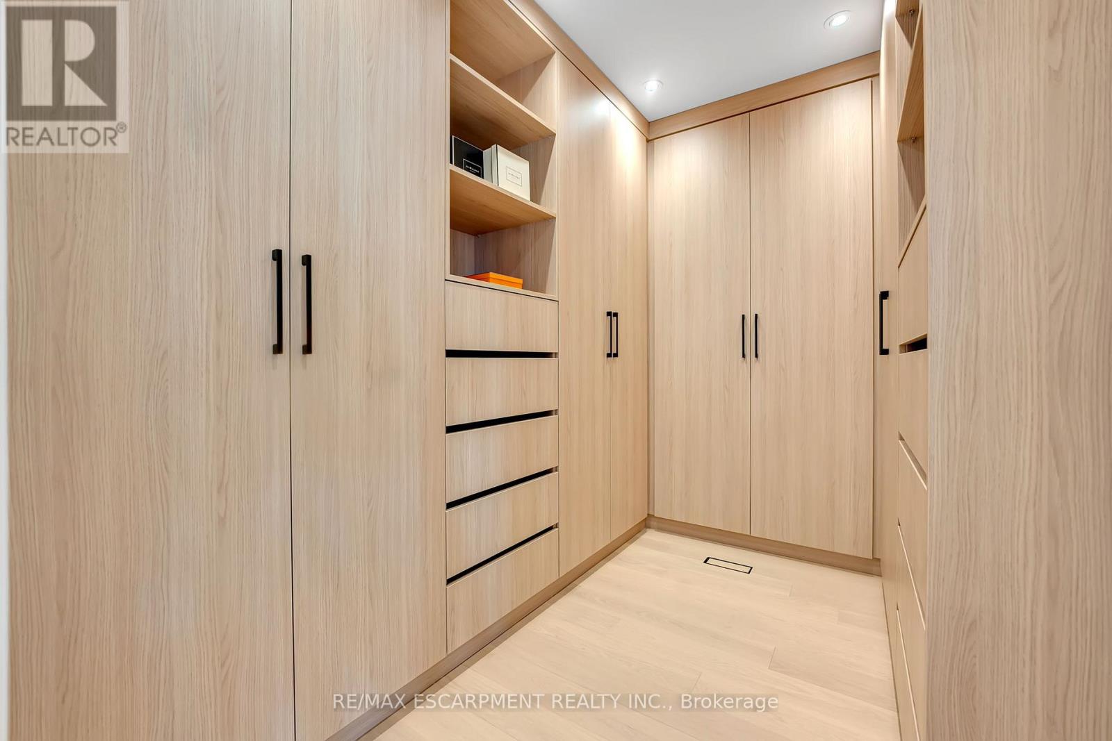 383 Wadsworth Street, Oakville, Ontario  L6K 2A2 - Photo 22 - W12997154