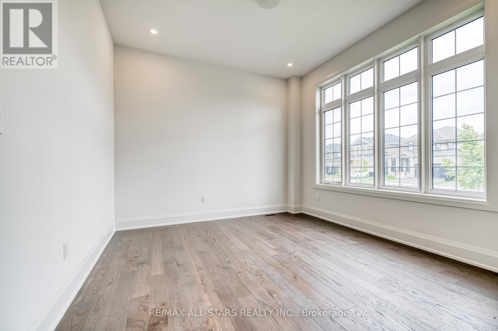 31 Bayberry Dr Bayberry Drive, Adjala-Tosorontio, Ontario  L0G 1W0 - Photo 3 - N12999174